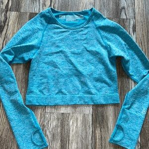 2. VS PINK Seamless Cropped Long Sleeve Top